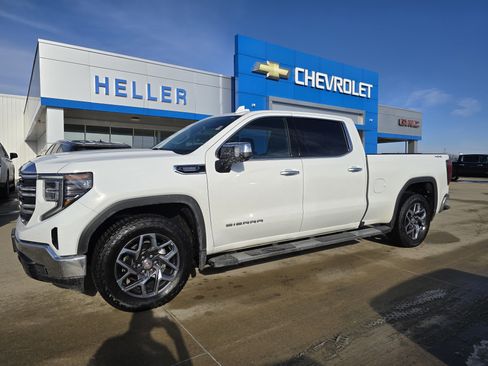 Used 2023 GMC Sierra 1500 SLT w/ SLT Convenience Package image 3