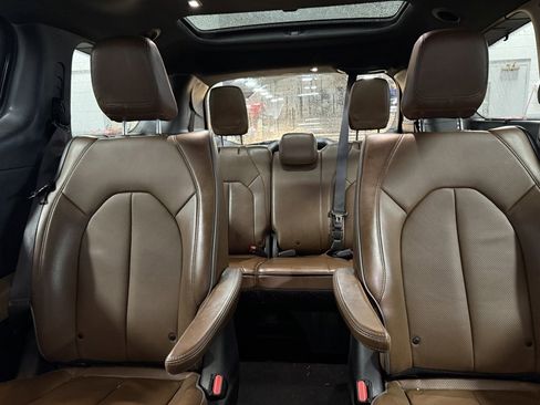 Used 2020 Chrysler Pacifica Limited w/ Advanced Safetytec Group image 9