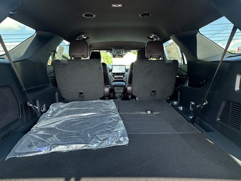New 2026 Ford Explorer Platinum w/ LUX Leather Package AWD/4WD image 32