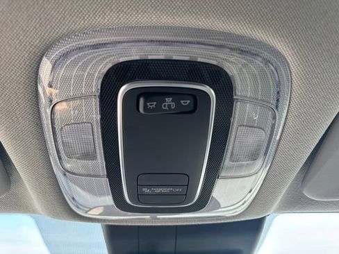 Used 2024 Hyundai Elantra SE FWD image 13