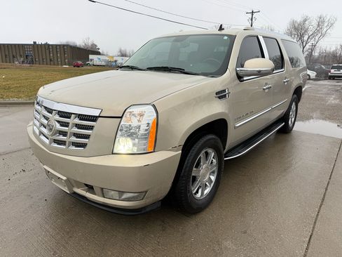 Used 2009 Cadillac Escalade ESV AWD image 1