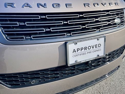 Used 2023 Land Rover Range Rover Sport SE image 32