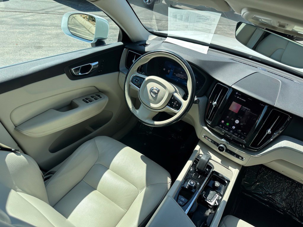 Used 2023 Volvo XC60 B5 Plus AWD/4WD image 30