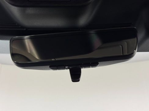 Used 2025 INFINITI QX80 Sensory image 36