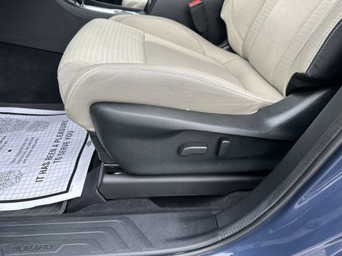 Used 2023 Subaru Ascent Premium w/ Convenience Package AWD/4WD image 16
