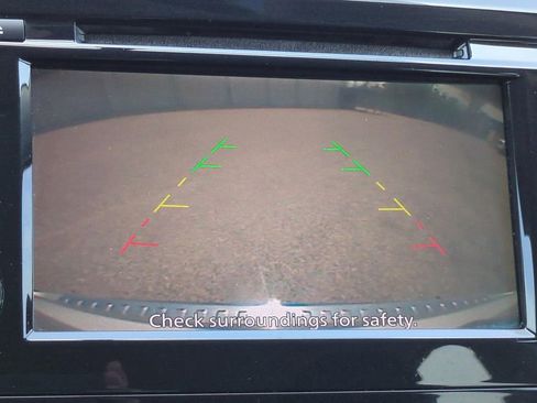 Used 2018 Nissan Rogue SV image 17