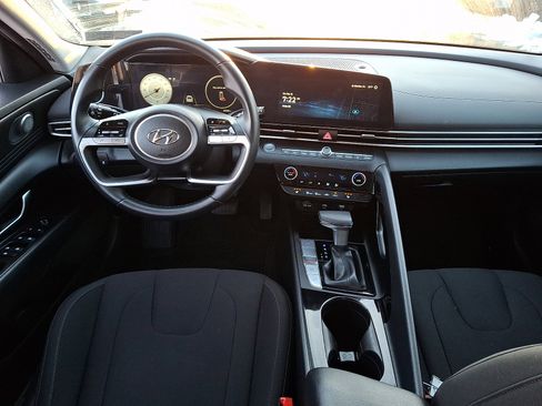 Certified 2023 Hyundai Elantra SEL w/ Convenience Package image 15