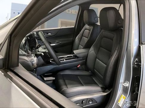 New 2026 Chevrolet Equinox LT w/ Convenience Package II image 9