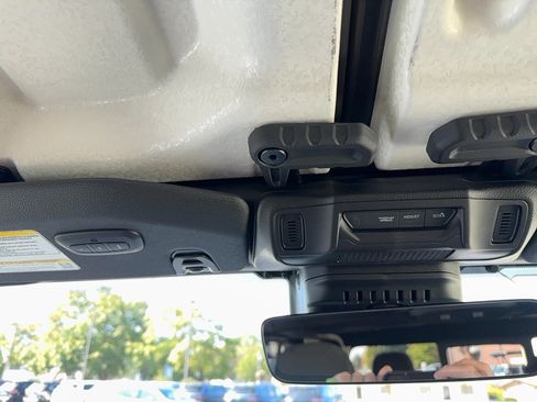 New 2025 Jeep Gladiator Sport AWD/4WD image 28