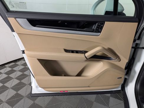 New 2026 Porsche Cayenne image 25