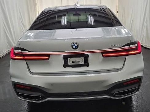 Used 2020 BMW 740i w/ M Sport Package RWD image 13