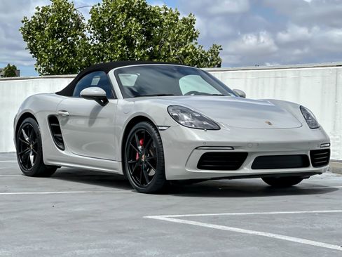 Used 2022 Porsche 718 Boxster S RWD image 11