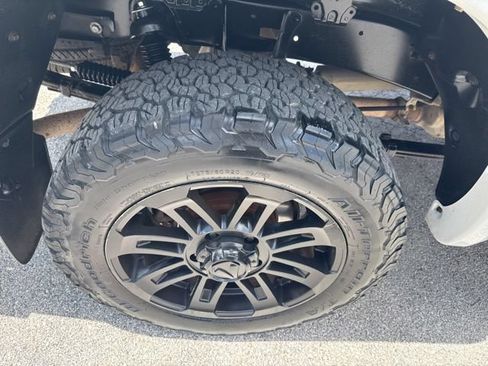 Used 2013 Toyota Tundra 4x4 CrewMax w/ Tow Pkg image 31