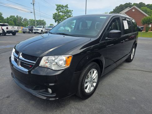 Used 2018 Dodge Grand Caravan SXT FWD image 1