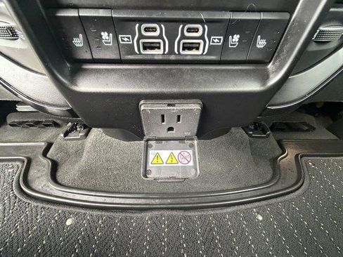 Used 2022 RAM 1500 Limited AWD/4WD image 11