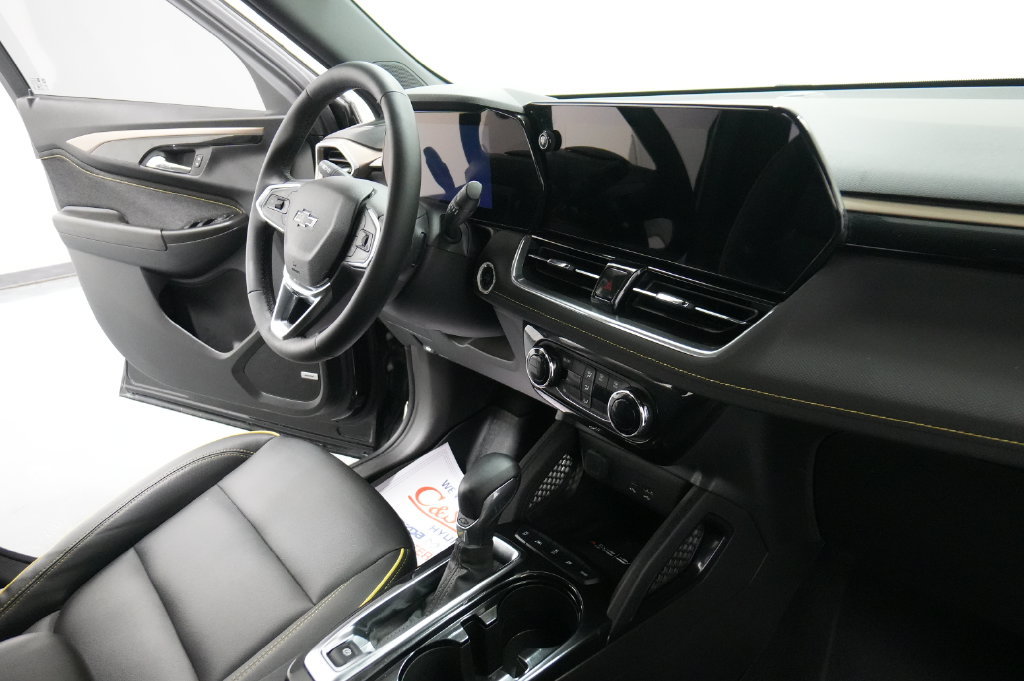 Used 2024 Chevrolet TrailBlazer ACTIV w/ Convenience Package AWD/4WD image 30