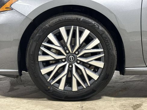 Used 2024 Nissan Altima 2.5 SV FWD image 26