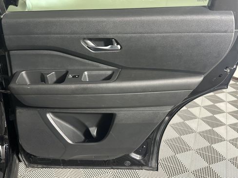 Used 2022 Nissan Pathfinder S AWD/4WD image 19