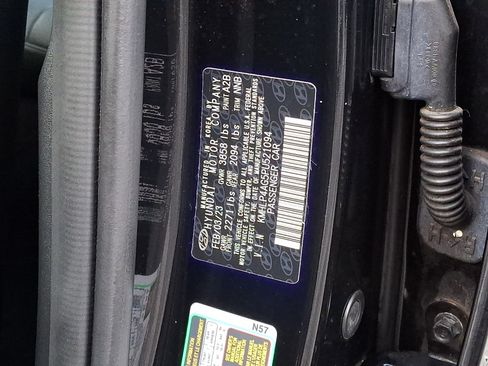 Certified 2023 Hyundai Elantra Limited FWD image 28