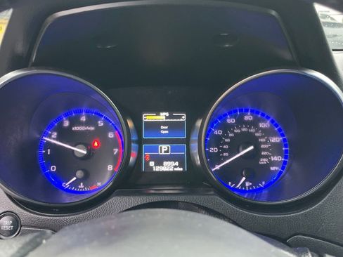 Used 2017 Subaru Outback 2.5i Premium image 14