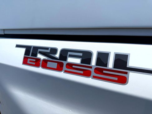 Used 2019 Chevrolet Silverado 1500 Custom Trail Boss image 12