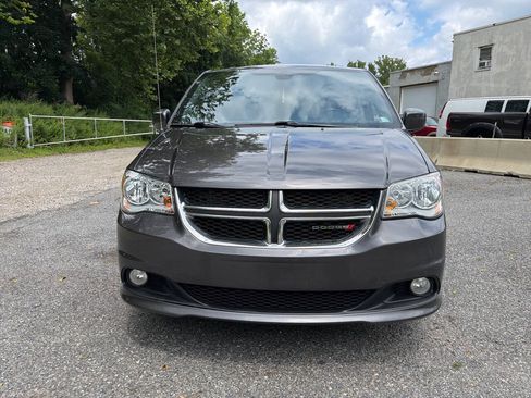 Used 2019 Dodge Grand Caravan SXT FWD image 6