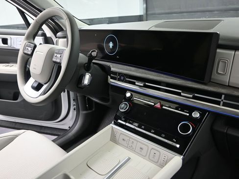 Certified 2025 Hyundai Santa Fe Calligraphy image 12