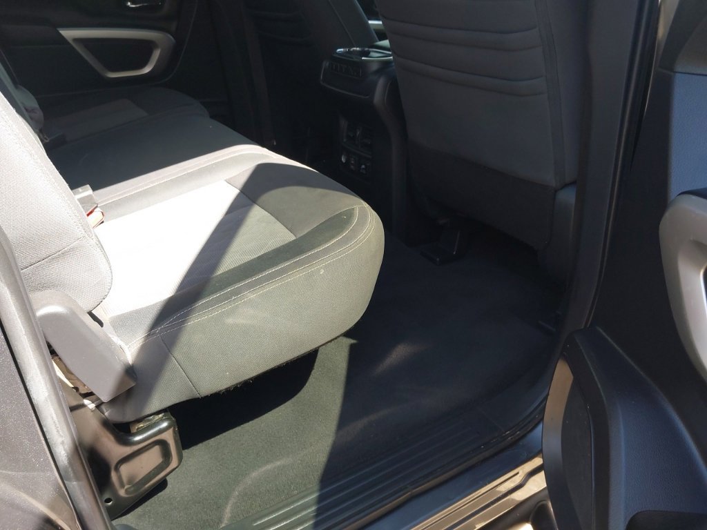 Used 2021 Nissan Titan SV w/ SV Convenience Package AWD/4WD image 11