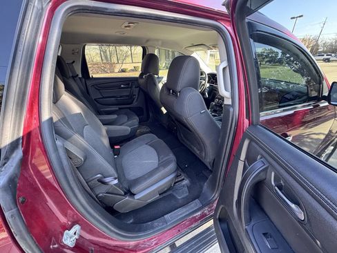 Used 2015 Chevrolet Traverse LT image 17
