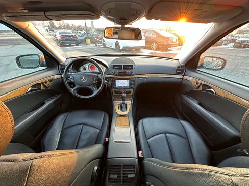 Used 2008 Mercedes-Benz E 350 Sedan image 11