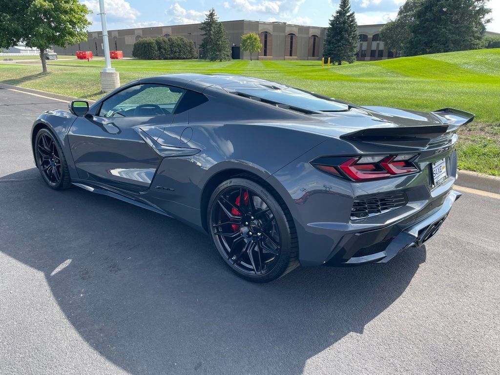 Used 2027 Chevrolet Corvette Z06 w/ Battery Protection Package RWD image 3