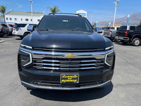 New 2025 Chevrolet Suburban Premier image 3