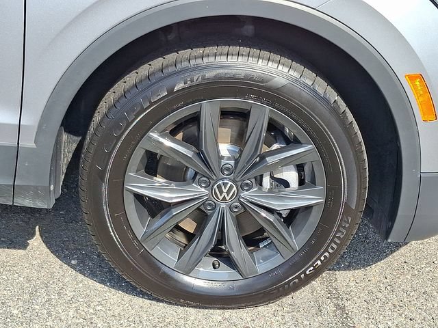 Used 2024 Volkswagen Tiguan SE AWD/4WD image 8