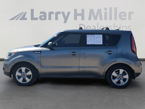Used 2018 Kia Soul w/ Convenience Package image 2