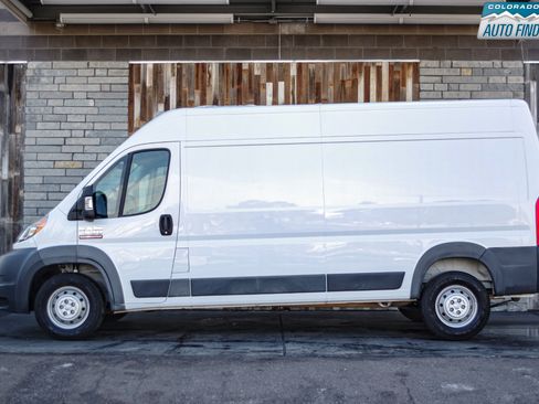 Used 2018 RAM ProMaster 2500 w/ Interior Convenience Group image 3
