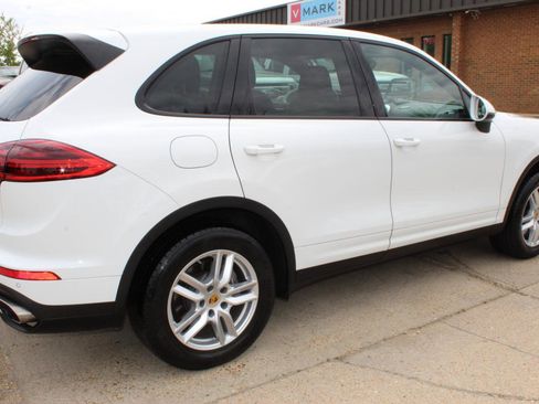 Used 2016 Porsche Cayenne Platinum Edition image 7