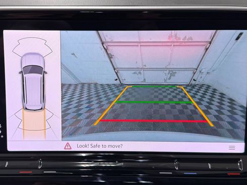 Used 2024 Volkswagen Atlas Peak Edition SE image 30