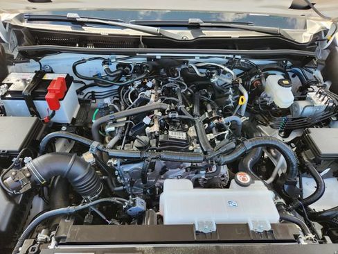 Used 2025 Toyota 4Runner SR5 AWD/4WD image 11