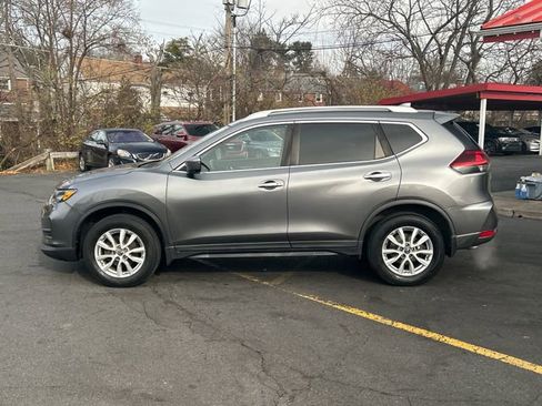 Used 2018 Nissan Rogue SV w/ Premium Package image 3