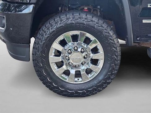 Used 2018 GMC Sierra 2500 Denali w/ Duramax Plus Package AWD/4WD image 24