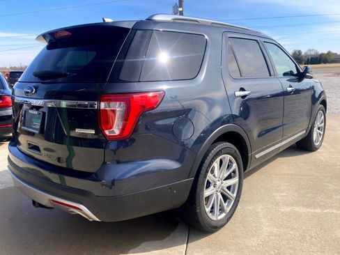 Used 2017 Ford Explorer Limited w/ Equipment Group 301A FWD image 11