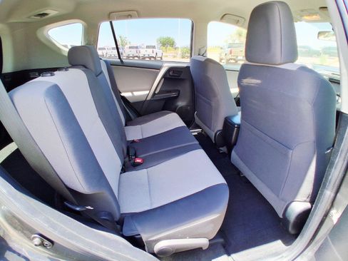 Used 2015 Toyota RAV4 LE FWD image 17