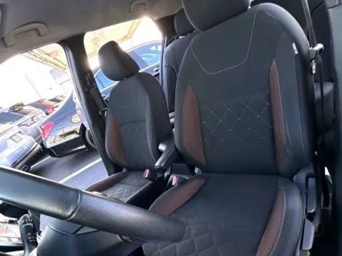 Used 2020 Nissan Kicks SR FWD image 19