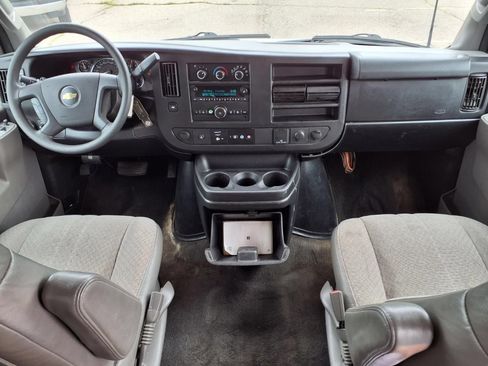 Used 2017 Chevrolet Express 3500 LT w/ LT Preferred Equipment Group RWD image 13