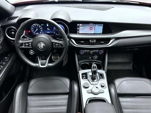 Used 2024 Alfa Romeo Stelvio Veloce AWD/4WD image 12