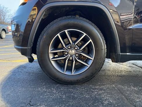 Used 2018 Jeep Grand Cherokee Limited w/ Trailer Tow Group IV image 16