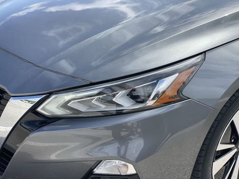 Used 2019 Nissan Altima 2.5 SV FWD image 6