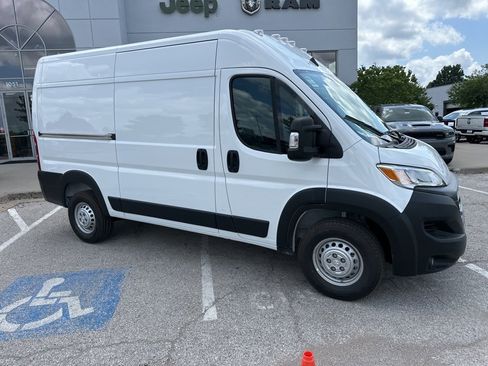 New 2025 RAM ProMaster 2500 w/ Convenience Group image 39