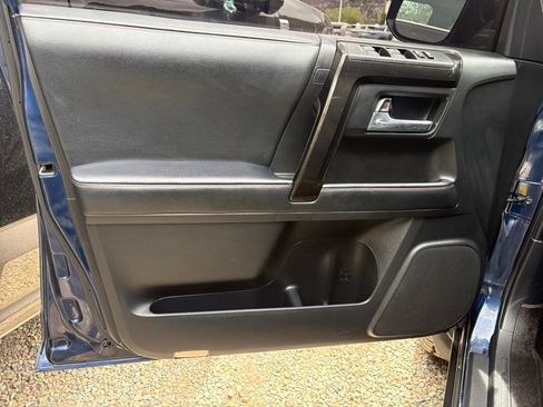 Used 2021 Toyota 4Runner Venture w/ Moonroof Package AWD/4WD image 15