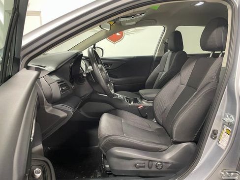 Used 2025 Subaru Outback Premium AWD/4WD image 12
